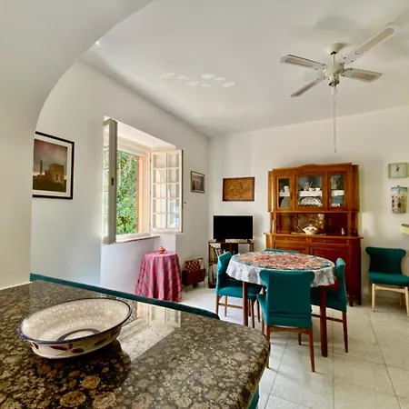 Holiday home Aragoniteazzurra Casa