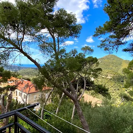 Holiday home Aragoniteazzurra Casa