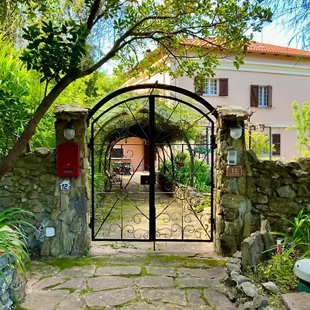 Sea-view In A Historic Village