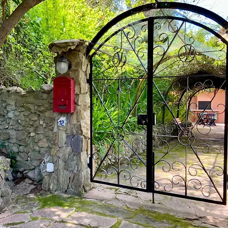 Semesterbostad Aragoniteazzurra Casa *