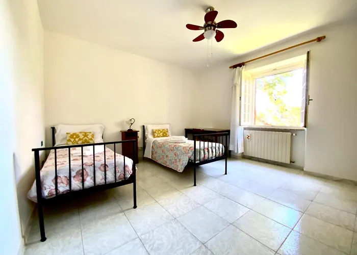 Aragoniteazzurra Casa * غونيسا